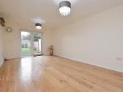 Rental! Town house to rent in School Mead, Abbots...