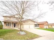 Just in! Upper 38 Harwood Drive, Barrie, ON, L4N 6V3...