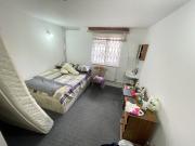 Nice very spacious 3 double bed flat