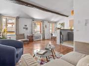 Nice – Vieille Ville: 3 pièces traversant avec balcon en...