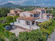 NICE VILLA FAMILIALE AU CALME AVEC TERRAIN, PISCINE &...