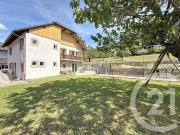 Nichée au centre du paisible village de Mieussy, reconnu...