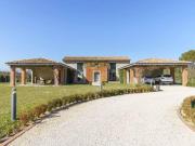 Nichée dans un cadre paisible et à seulement 12 minutes...