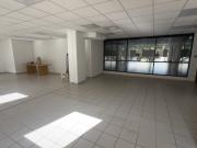 Nimes jean Jaures bureaux au 1er etage avec ascenseur...