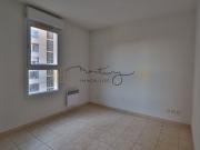 NIMES P2 AVEC TERRASSE GARAGE ET CLIMATISATION SECTEUR GARE