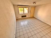 NIMES QUARTIER GARE STUDIO ETUDIANT 23 M2 AU 1ER ETAGE