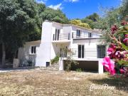 Nimes villa colline ouest proche centre ville proposée par C