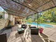 NÎMES VILLA DE 200m2 AVEC JARDIN ET PISCINE