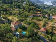 No coração do Gerês Moradia T4 com Jardim e Potencial...