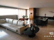 No Santo Agostinho, um amplo apartamento com vista para...