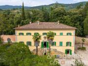 Nobile villa toscana con parco e sorgente privata nei...