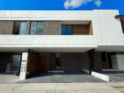 NORTE EN VIÑA ANTIGUA RESIDENCIAL CON MINI ALBERCA EN EL...