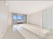 NORTH EAST APARTMENT PERFECTLY POSITIONED IN A1 HOMEBUSH...
