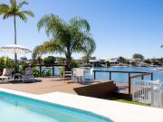 North Easterly Waterfront Splendour: Ocean Access