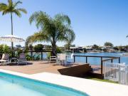 North Easterly Waterfront Splendour: Ocean Access