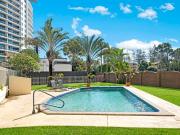 North Facing, 100m to the Beach, Unfurnished Unit!