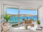 NORTH FACING BEACHFRONT APARTMENT WITH SPECTACULAR VIEWS...