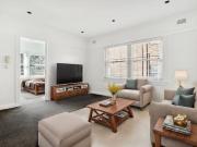 North facing character apartment in boutique block