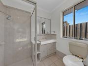 North facing family home on huge allotment of 596m2...