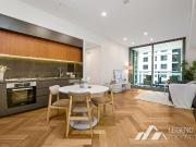 North Facing Luxury One Bed Plus Study Room in Heart of City