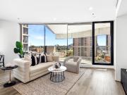 NORTH FACING ONE BEDROOM WITH HARBOUR BRIDGE VIEWS