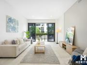 North Facing Oversized Apartment with Private Courtyard