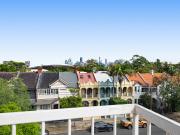 North Facing Parkside Apartment with City Skyline Views