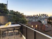 North facing sophistication with uninterrupted city views