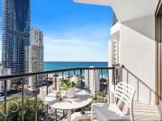 North Facing Studio Fully Furnished & Steps from the Beach