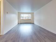 North Greenwood 1 Bedroom Apartment for Rent at 13826...
