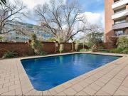 North Melbourne Studio with Pool, Balcony & Secure...