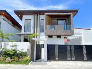 Notable Modern Contemporary House and Lot For Sale in BF... Notable Modern Contemporary House and Lot For Sale in BF...