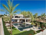 Notável Vila com piscina, jardim e vista mar