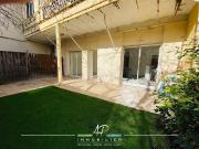 NOUVEAU! F2 rénové avec terrasse, très lumineux dans...