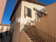 Nouveauté, Appartement haut de villa avec fort potentiel...