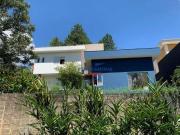 Casa com 3 Suítes à venda na Granja Viana