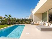 NOVA Moradia Contemporânea com Piscina, Jardim Zen,...