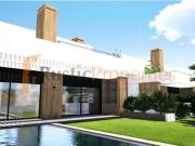 Nova moradia moderna de quatro quartos perto do mar no...