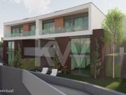 Nova Moradia Moderna em Construo em Canio, Santa Cruz