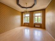 NSG122+ 4 Zimmer Altbau Wohnung sanierungsbedürftig in...