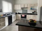 Nueva en el Mercado! Amplia casa en Residencial en Villa...