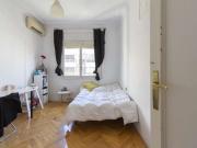 Nueva habitación en alquiler en apartamento de 8...