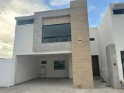 Nueva y excelente casa en sector viñedos de $3,450,000