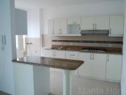 Nuevo amplio departamento sin mueble en zona tranquila