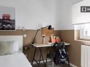 Acogedor Habitación en alquiler en apartamento de 3...