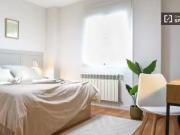 Bonito Habitación en piso compartido de 4 habitaciones...