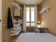 Encantador Habitación en Ronda de la Universitat, Dreta...