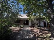 NUEVO PRECIO! Casa amplio terreno Para renovar