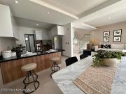 Nuevo Refugio VENTA. Casa con amenidade, sala de TV, 3...