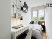 Único Se alquila habitación compartida en Campamento, Madrid